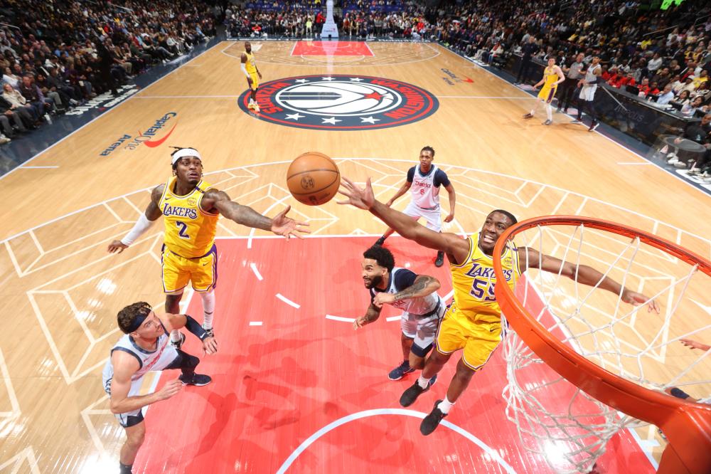 现出极强的 现出极强的